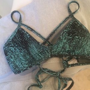 Jolyn tie back size large top